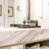 Salle de bain moderne : optez pour le marbre pour habiller votre pièce avec élégance près d’Orange