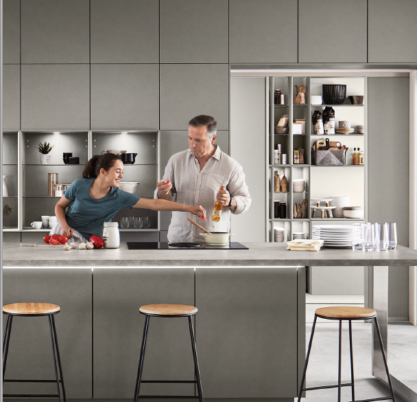 Cuisine gris taupe : la nouvelle couleur de cuisine tendance chez votre Cuisiniste à Saint-Paul-Trois-Châteaux dans la Drôme￼