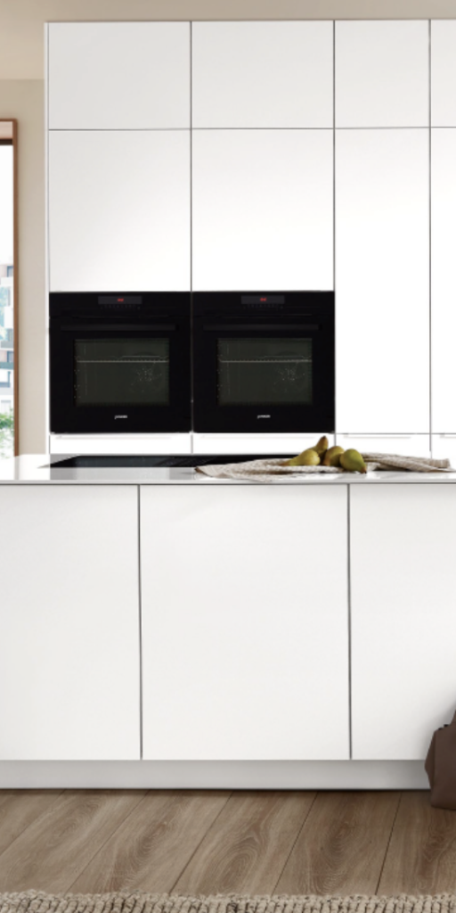 Cuisine tendance moderne blanche et bois