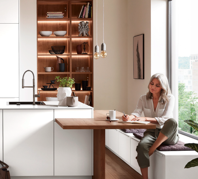 Nouvelle tendance Cuisine 2024, le bois et le blanc, des nouvelles matières à opter dans la conception de votre nouvelle cuisine ?￼